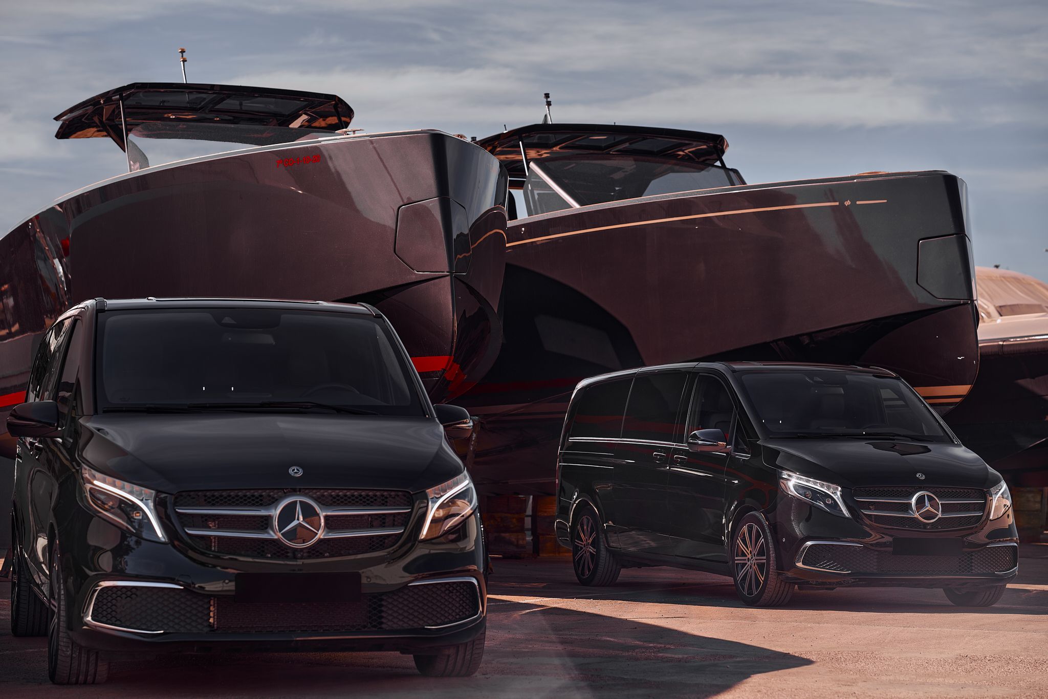 Luxury Mercedes Vans 7 passengers with 2 sport boats