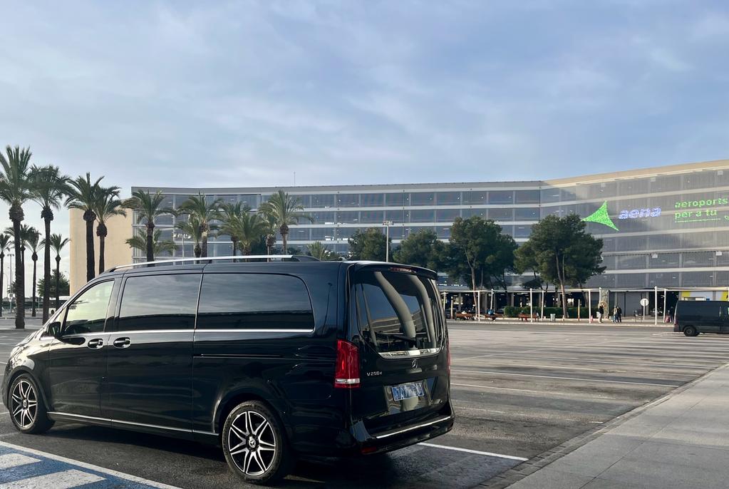 Mercedes Van V class waiting in the Airport